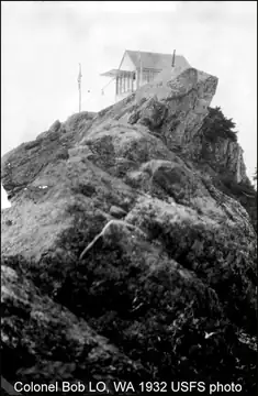 1932