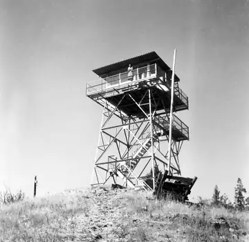 https://oregonlookouts.weebly.com/madison-butte.html - 1960